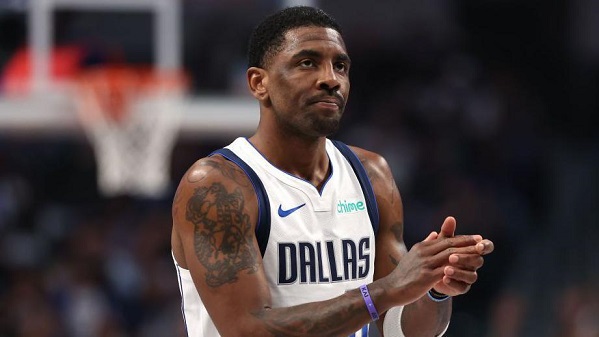 Kyrie Irving intenta controlar su decepción interior